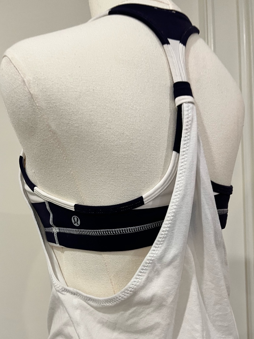 Lululemon 2 in 1 Tank Built In Bra White Navy Racerback Tennis Workout Top Small